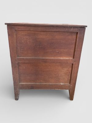 COFFRE A BOIS en chêne mouluré, ouvrant par un abatant - Photo 1