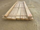 un tas de bois posé par terre