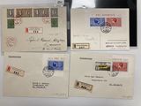 trois enveloppes affranchies sont posées sur une table