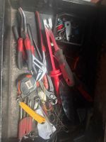 1 servante rouge avec outillages (photo 3)