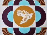 une image représentant un oiseau au centre d'une fleur