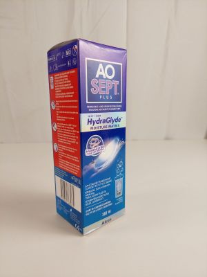 un tube de dentifrice posé sur une table