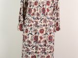 une image d'une robe sur un mannequin