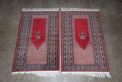 2 TAPIS en laine ornés de mihrab avec lustre floral (79x126)