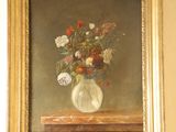 une peinture de fleurs dans un vase sur une table