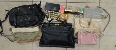 Lot de sacs à main + Parfum, savon