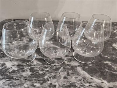 Suite de six grands verres à cognac en cristal. - Photo 1