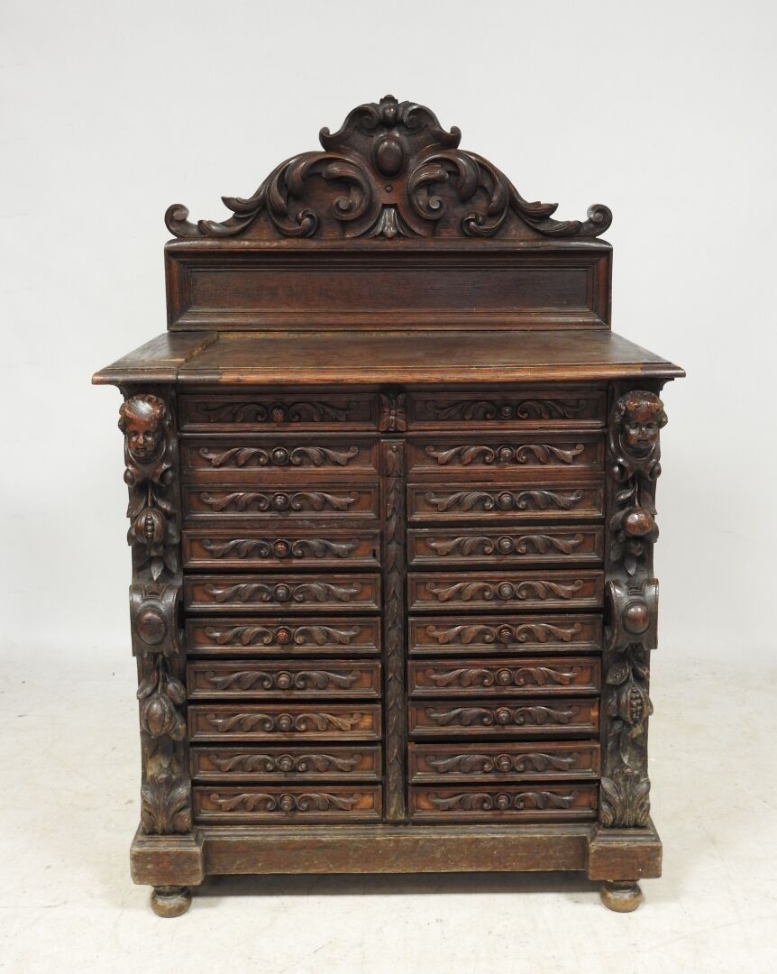 Médailler ou meuble de collectionneur de style Henri II en c…