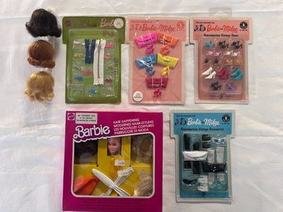 MATTEL – Lot d’(accessoires en plaquettes d’origines dont Barbie et Mi - Photo 1