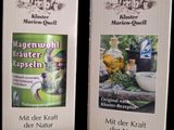 deux boîtes de savon posées sur une table