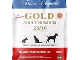 un sac de croquettes sur lequel figure le nom d'un chien