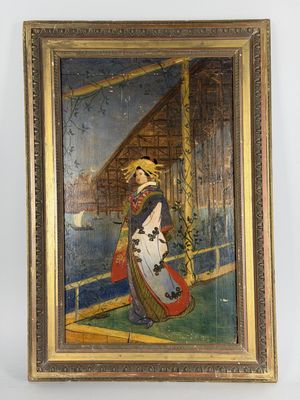 Panneau de cabinet à décor d'une geisha.