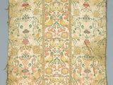 une image représentant un gilet orné d'un motif floral