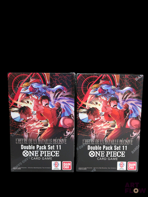 Voici deux paquets de jeux de cartes sur fond noir.