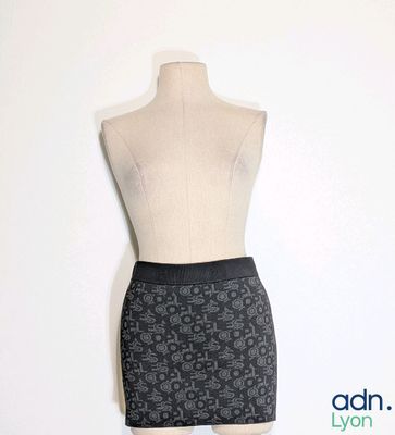 an image of a mannequin with a skirt on it