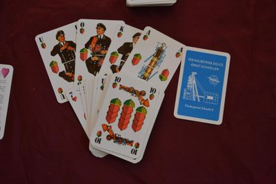 RDA - lot de quatre jeux de cartes dont : Kartoffelkarte 198…