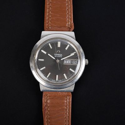 OMEGA Genève "Mega-quartz Day-Date" Référence 196.0058 - Photo 1