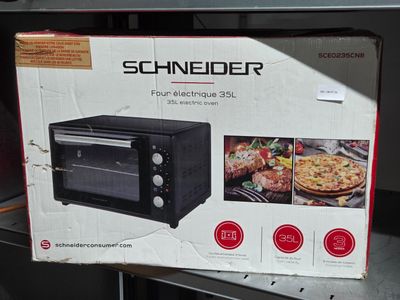 une boîte sur laquelle est représentée une pizza