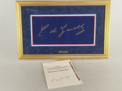 AUBUSSON petite tapisserie représentant la signature du Géné…