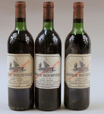 Ensemble de trois bouteilles : Deux bouteilles de Château Be…