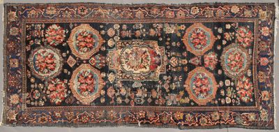tapis persan antique à motif floral sur fond noir