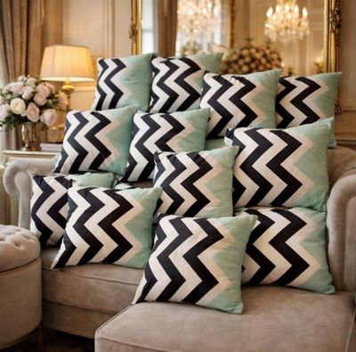 Lot de 24 coussins 45 x 45 cm neuf C15 - Poids env.