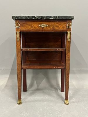 Petite TABLE de CHEVET rectangulaire en acajou et placage d'… - Photo 1