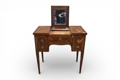 Coiffeuse en bois de placage, le plateau en 3 parties découv…