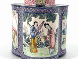 an image of a decorative box with a painting on it
