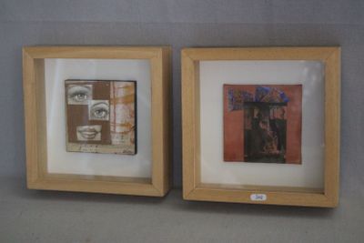 deux tableaux encadrés sur le mur d'une pièce