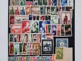 une photo d'une photo d'une collection de timbres
