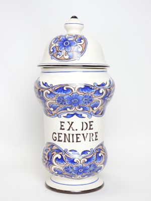 SAINT CLEMENT. Pot à pharmacie en faïence à décor de rinceau…