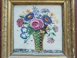 une photo d'une photo représentant des fleurs dans un vase