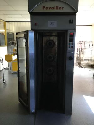 a machine that is sitting in the middle of a room