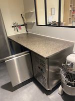 TOUR REFRIGERE LANEF en inox ouvrant à trois vantaux .