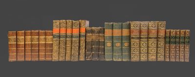 un grand nombre de livres empilés les uns sur les autres