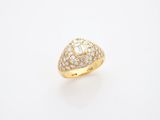 une bague en or jaune 18k et diamants