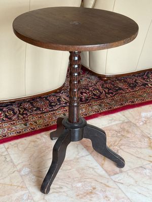 Ancien pied de mannequin, converti en sellette