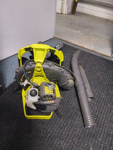 RYOBI – RBL26BB de 2015 – Souffleur dorsal thermique. État neuf. 