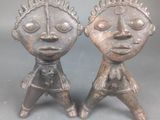 paire de figurines africaines en bronze représentant un homme et une femme