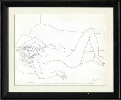 dessin représentant une femme nue allongée sur un lit, les jambes croisées