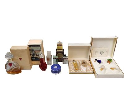 Lot de 7 articles de décoration/collection relatifs à l'univ…