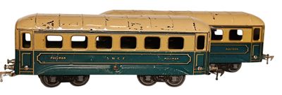 un wagon vert et jaune sur fond blanc