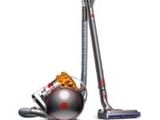 l'aspirateur filaire est branché sur le cordon d'alimentation de l'aspirateur à sac