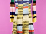 une robe multicolore sur un mannequin, un mannequin, un mannequin, un mannequin, un mannequin, un mannequin, un mannequin, un mannequin, un mannequin, un mannequin, un mannequin, un mannequin, un mannequin, un mannequin, un mannequin, un mannequin, un mannequin, un mannequin, un mannequin, un mannequin, un mannequin, un mannequin, un mannequin, un mannequin, un mannequin, un mannequin, un mannequin, un mannequin, un mannequin, un mannequin, un mannequin, un mannequin, un mannequin, un manne