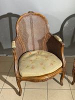Paire de bergères à fonds et assises cannées en bois sculpté… (photo 2)