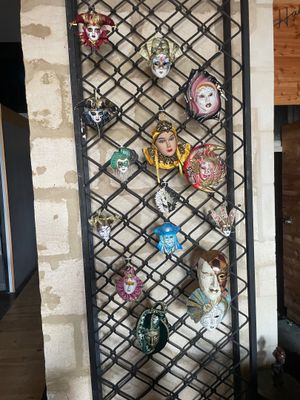 petit lot de décoration, masque vénitien et divers