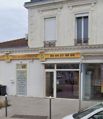 VENDU SUR DESIGNATION. 1 grand store banne-coffre motorisé *…