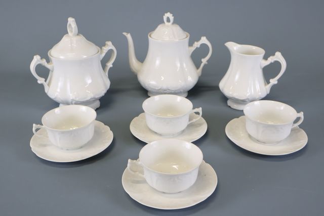 Limoges – Partie de service à thé en porcelaine blanche à côtes t...