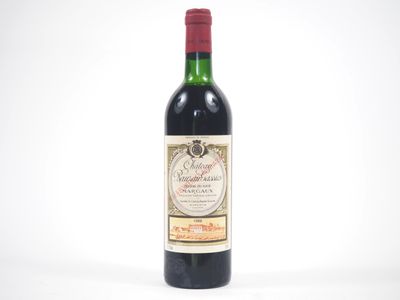 bouteille de vin rouge sur fond blanc sur fond blanc